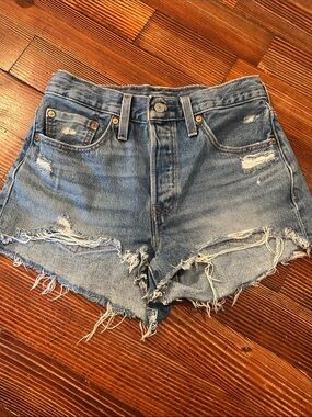 Levi's Premium 501 Original Distressed Cutoff Denim Shorts Light Wash Size 26